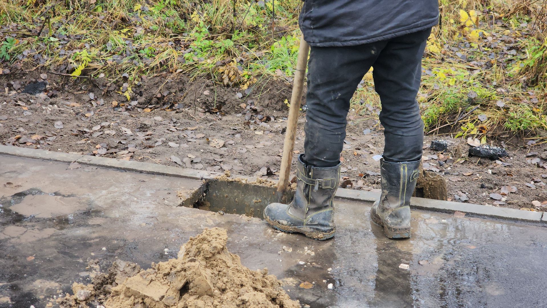 щёлково, новая спортивная площадка, маврино, Установка опор спортивной площадки,