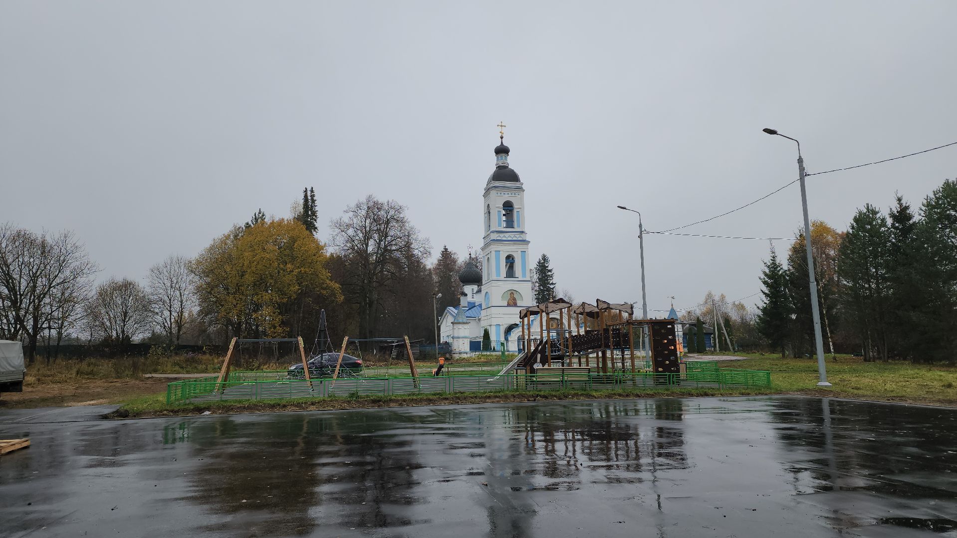 щёлково, новая спортивная площадка, маврино, Установка опор спортивной площадки,