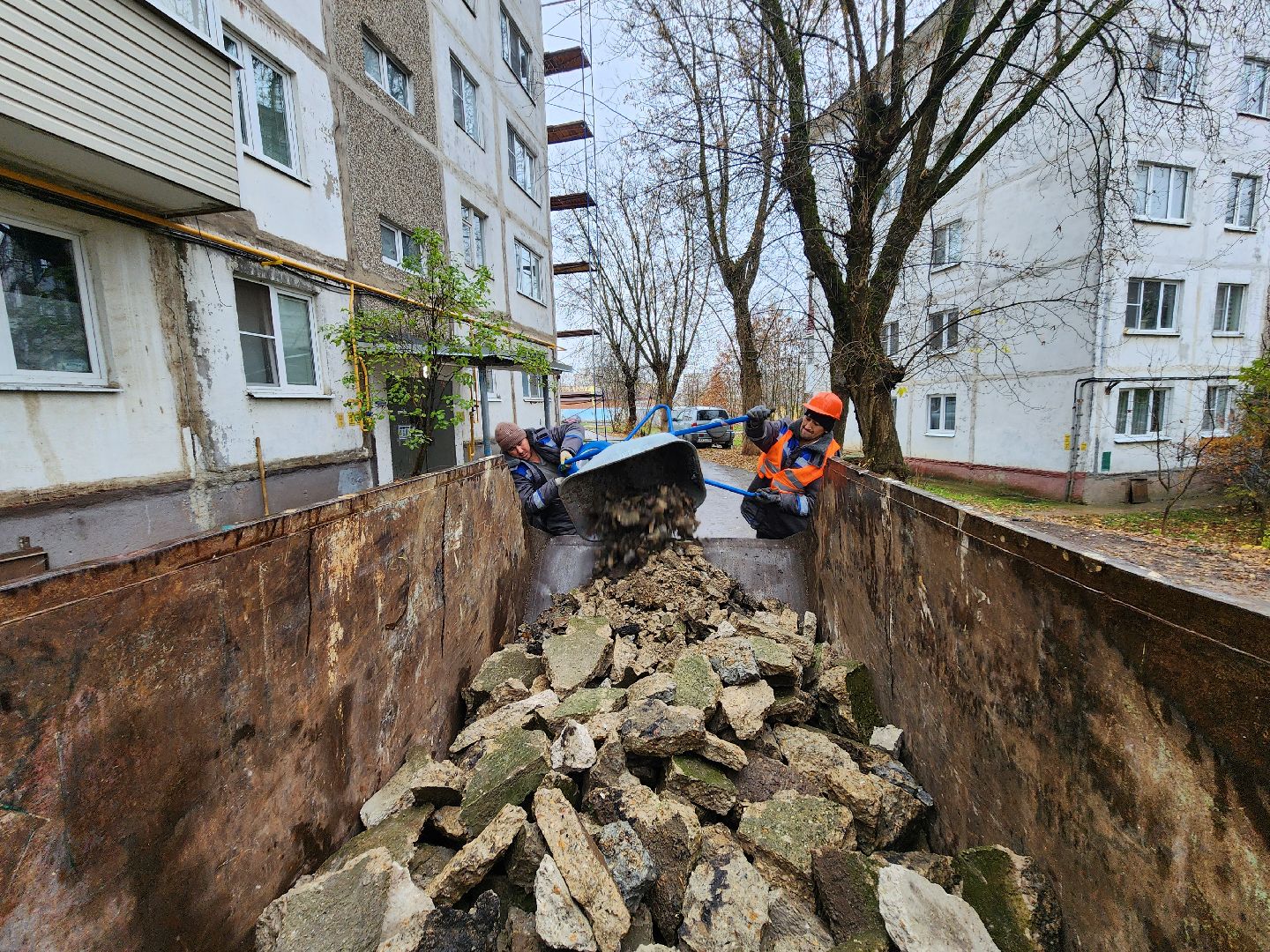 чехов, микрорайон венюково, улица гагарина 56, капремонт фасада, утепление дома, теплоизоляция, гидроизоляция, капитальный ремонт отмостки, обновление цоколя, фасадные работы, облицовка дома, фонд капремонта московской области, госпрограмма московской области, формирование комфортной городской среды,замена инженерных сетей,