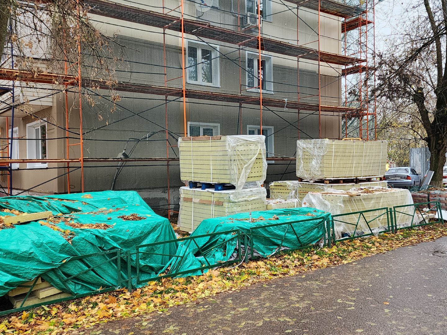 чехов, микрорайон венюково, улица гагарина 56, капремонт фасада, утепление дома, теплоизоляция, гидроизоляция, капитальный ремонт отмостки, обновление цоколя, фасадные работы, облицовка дома, фонд капремонта московской области, госпрограмма московской области, формирование комфортной городской среды,замена инженерных сетей,