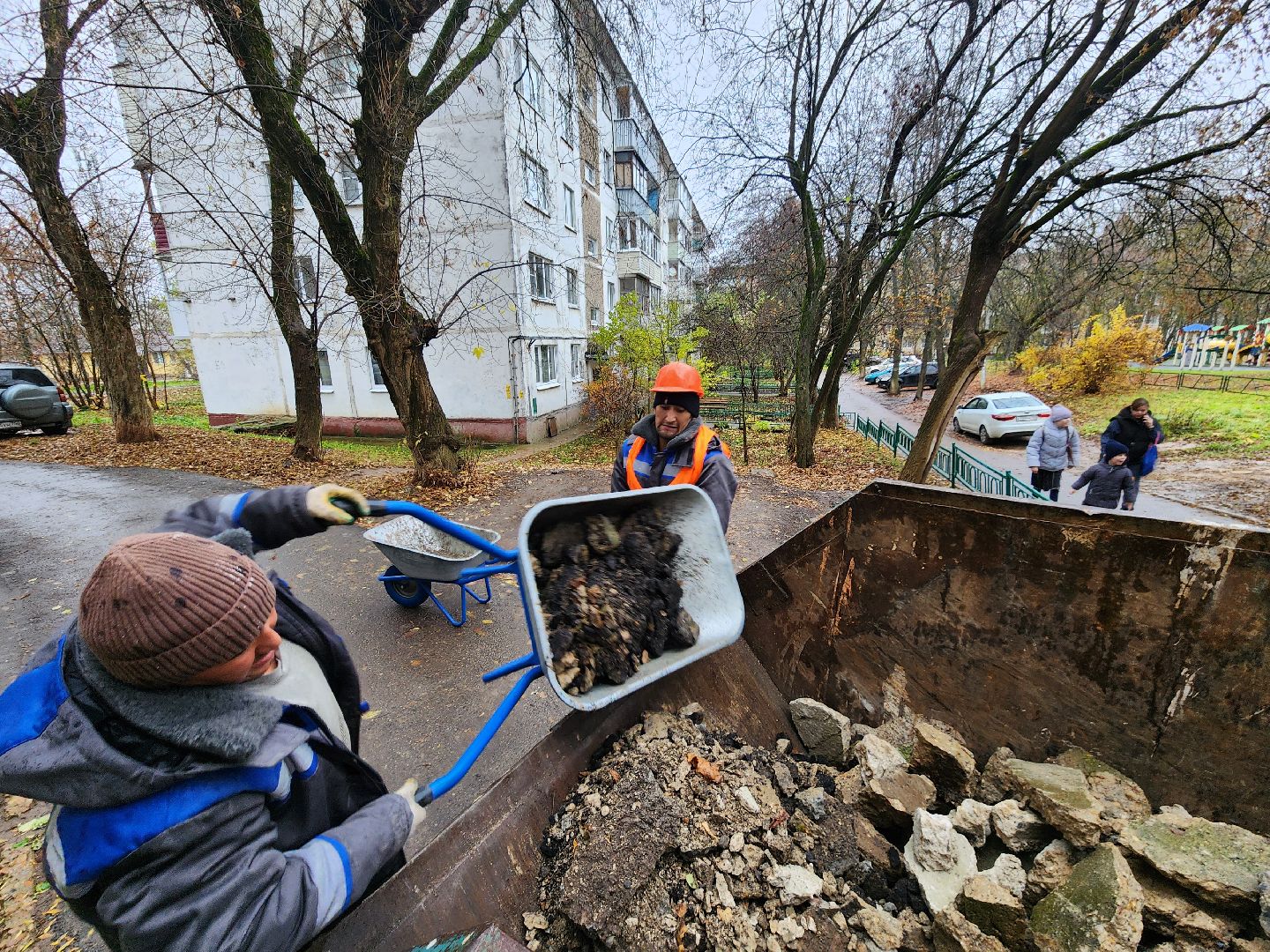 чехов, микрорайон венюково, улица гагарина 56, капремонт фасада, утепление дома, теплоизоляция, гидроизоляция, капитальный ремонт отмостки, обновление цоколя, фасадные работы, облицовка дома, фонд капремонта московской области, госпрограмма московской области, формирование комфортной городской среды,замена инженерных сетей,