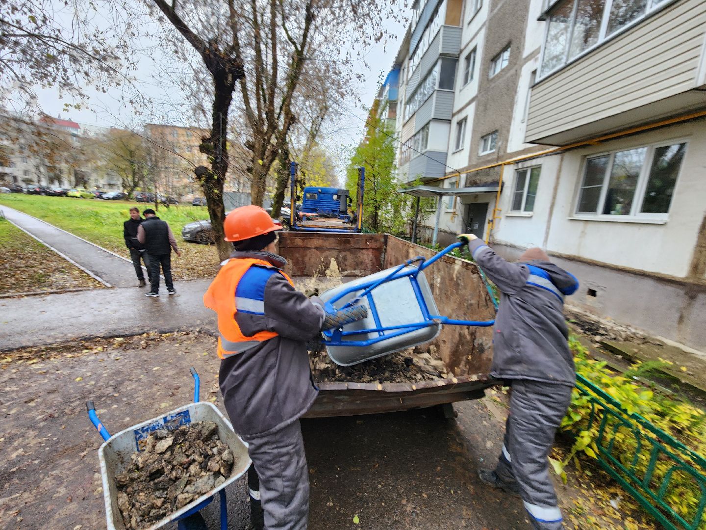 чехов, микрорайон венюково, улица гагарина 56, капремонт фасада, утепление дома, теплоизоляция, гидроизоляция, капитальный ремонт отмостки, обновление цоколя, фасадные работы, облицовка дома, фонд капремонта московской области, госпрограмма московской области, формирование комфортной городской среды,замена инженерных сетей,