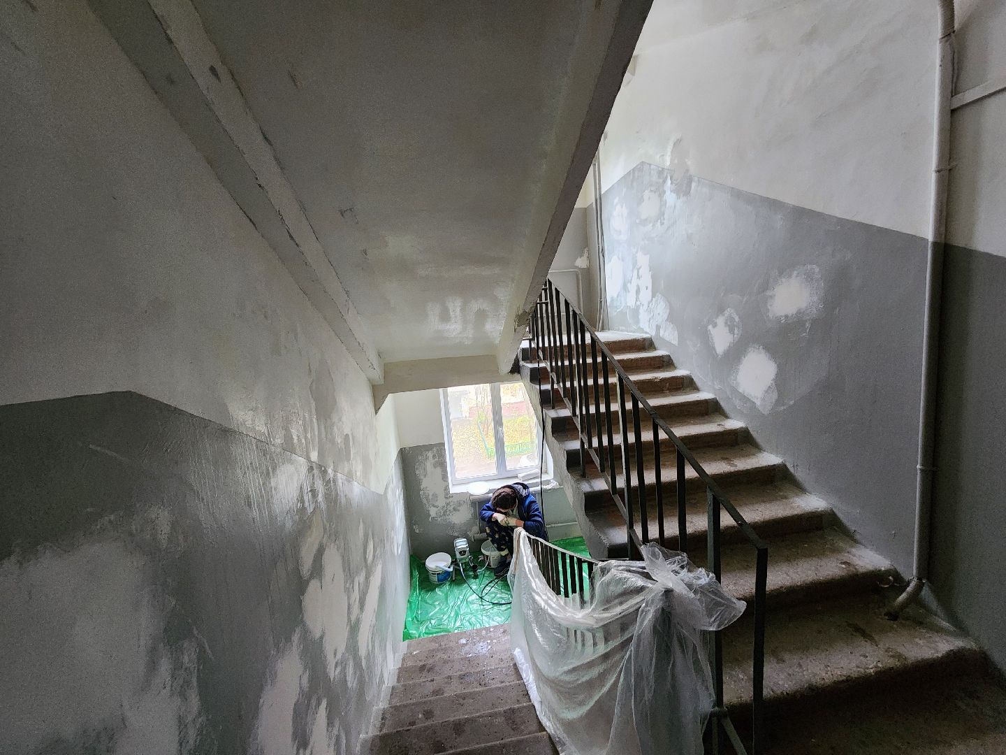 чехов, микрорайон венюково, улица гагарина 48, текущий ремонт подъездов, покраска стен и потолков, замена окон, замена батарей отопления, косметический ремонт, обращения жителей, портал добродел, ремонт в подъездах,перила, лестницы, электропроводка, напольное покрытие,