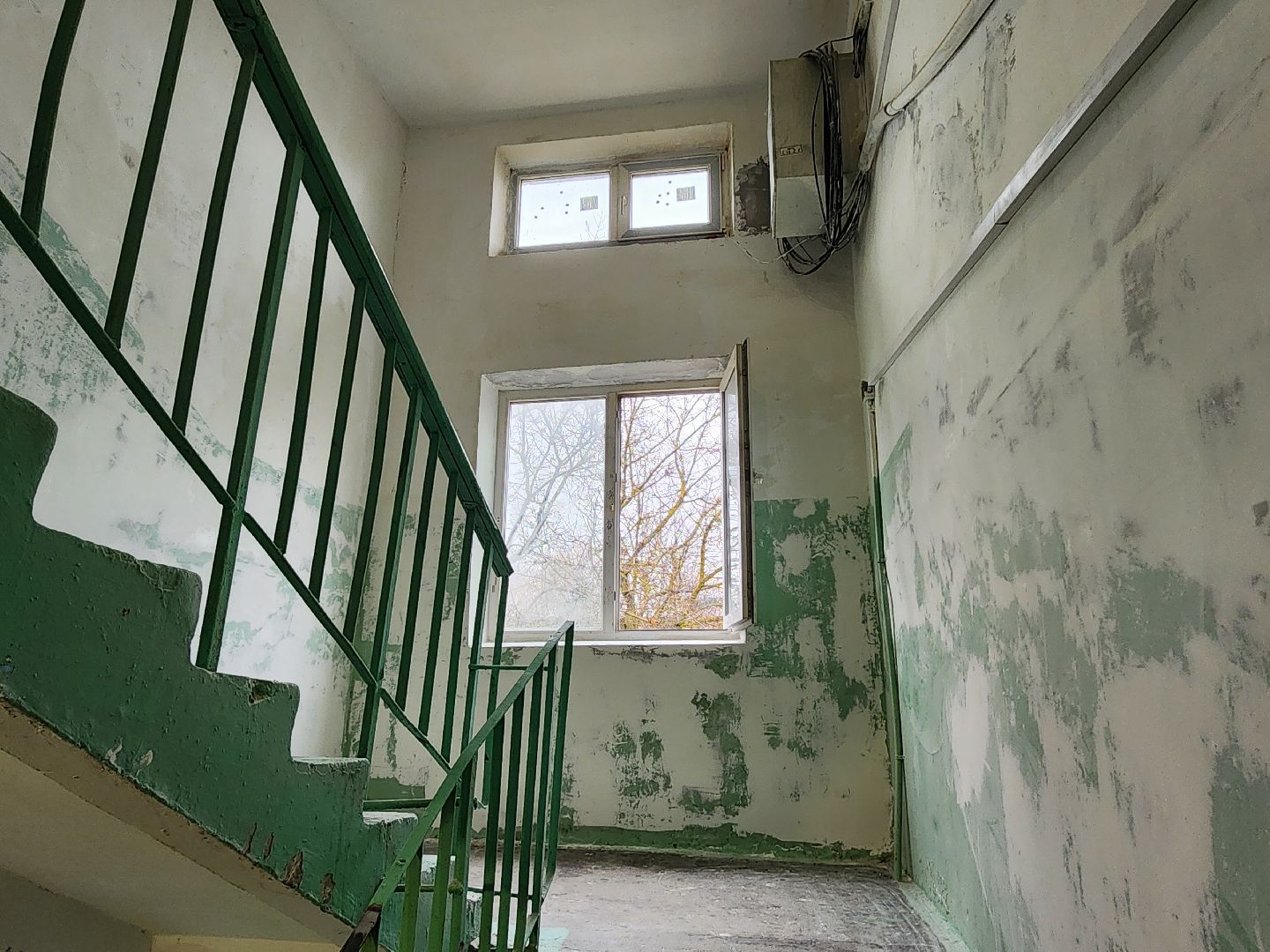 чехов, микрорайон венюково, улица гагарина 48, текущий ремонт подъездов, покраска стен и потолков, замена окон, замена батарей отопления, косметический ремонт, обращения жителей, портал добродел, ремонт в подъездах,перила, лестницы, электропроводка, напольное покрытие,