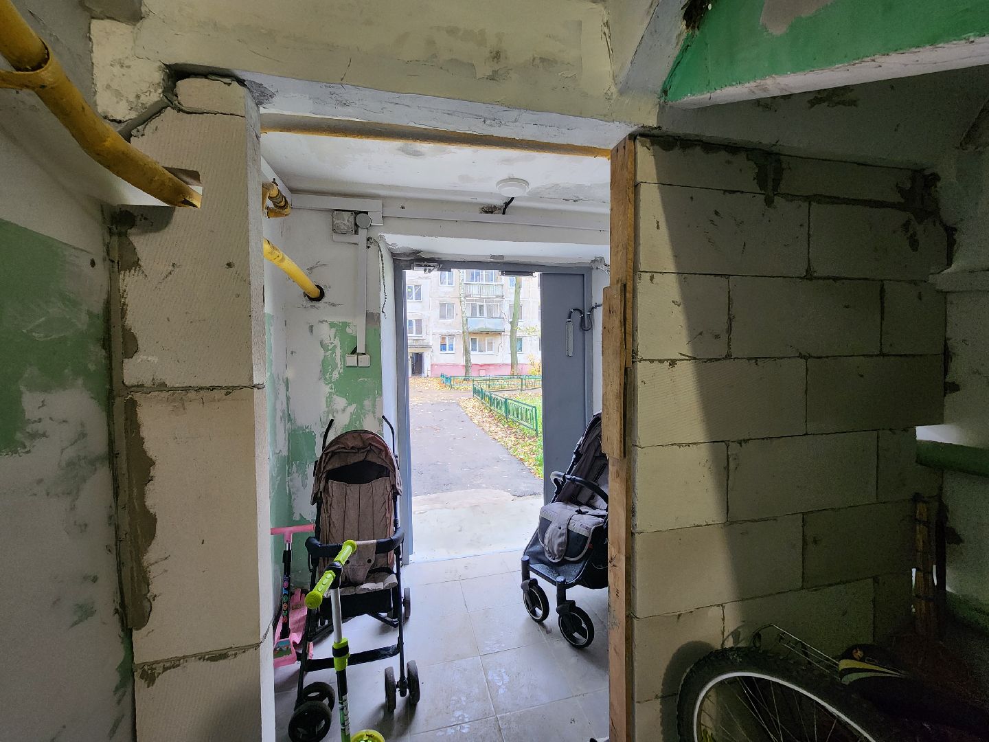 чехов, микрорайон венюково, улица гагарина 48, текущий ремонт подъездов, покраска стен и потолков, замена окон, замена батарей отопления, косметический ремонт, обращения жителей, портал добродел, ремонт в подъездах,перила, лестницы, электропроводка, напольное покрытие,