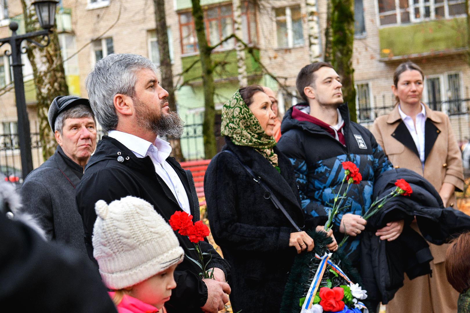 возложение, цветы, память,  воины,