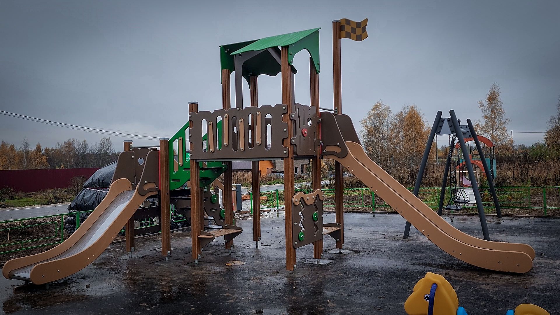 бронницы, детская площадка в бронницах, новая детская площадка в бронницах, игровой комплекс на солнечной,