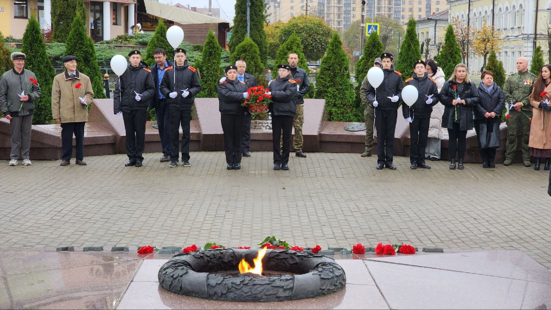 Дмитров, Акция День белых журавлей, Мемориал Вечный огонь,