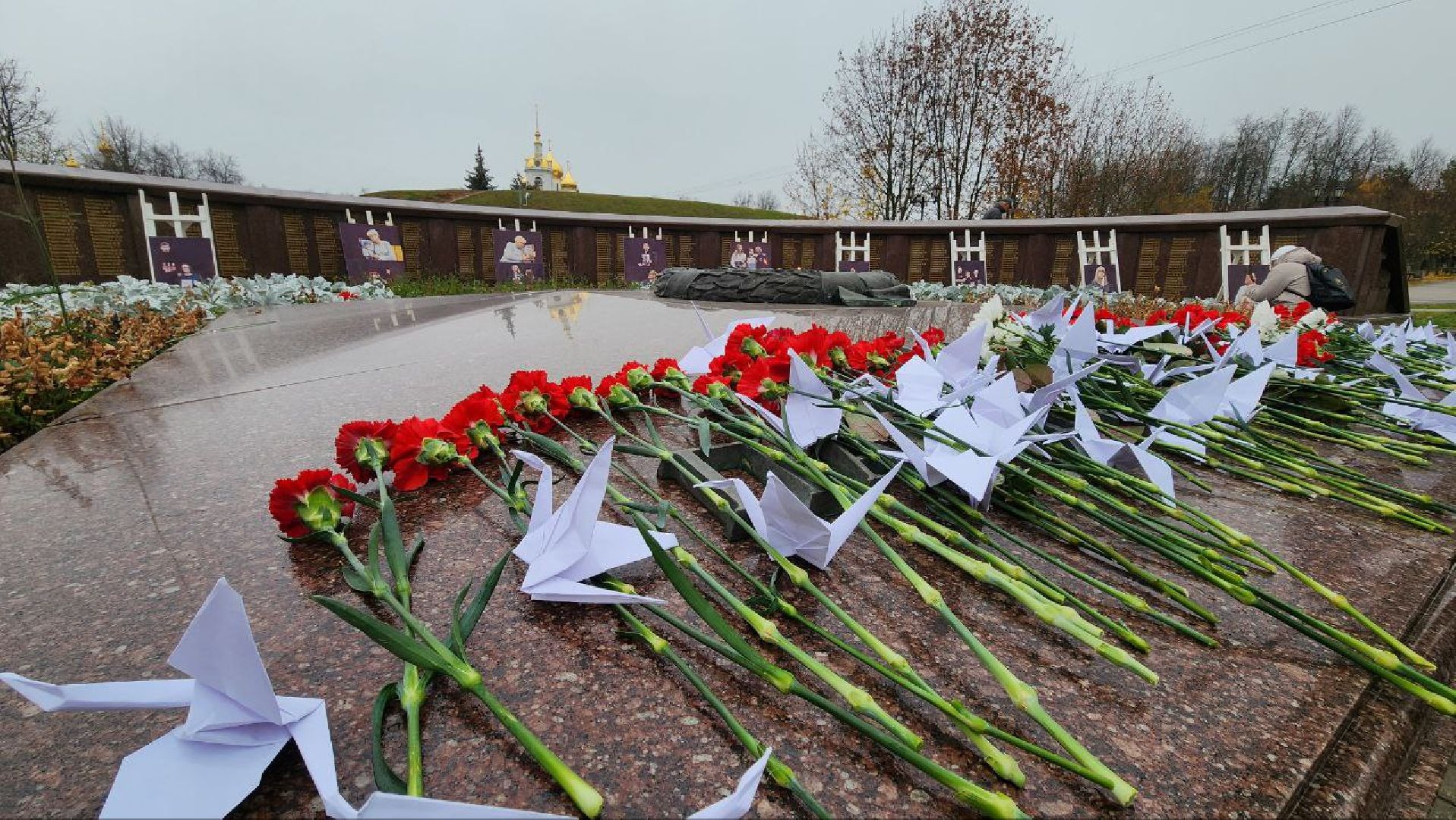 Дмитров, Акция День белых журавлей, Мемориал Вечный огонь,
