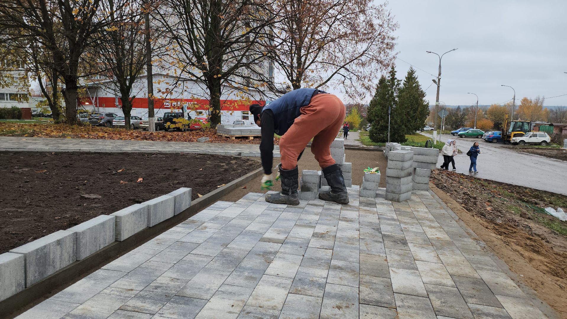 кашира, благоустройство, комфортная городская среда, сквер, тротуарная плитка, озеленение, освещение, безопасный регион,