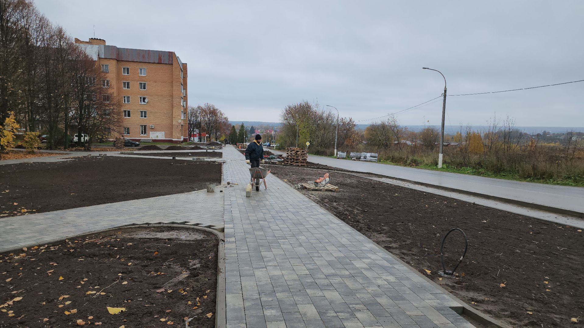 кашира, благоустройство, комфортная городская среда, сквер, тротуарная плитка, озеленение, освещение, безопасный регион,