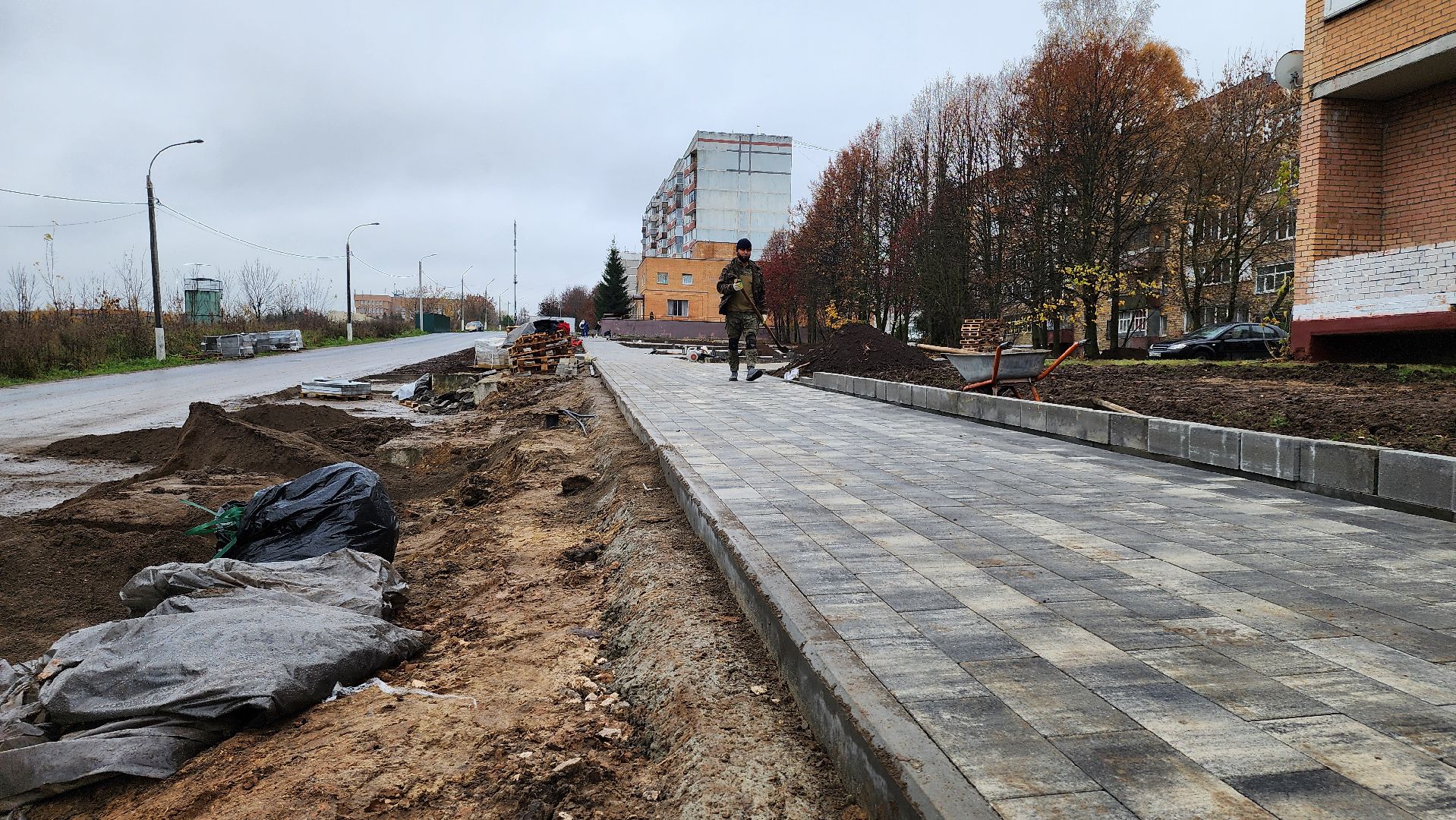 кашира, благоустройство, комфортная городская среда, сквер, тротуарная плитка, озеленение, освещение, безопасный регион,