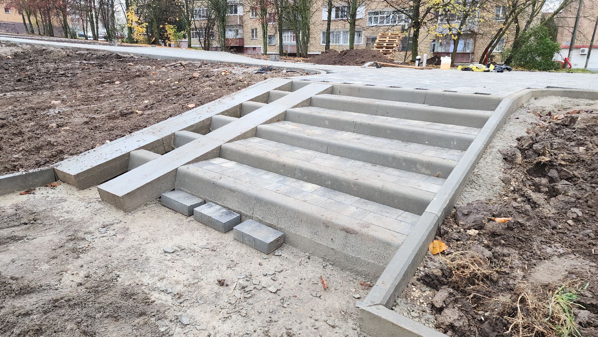 кашира, благоустройство, комфортная городская среда, сквер, тротуарная плитка, озеленение, освещение, безопасный регион,