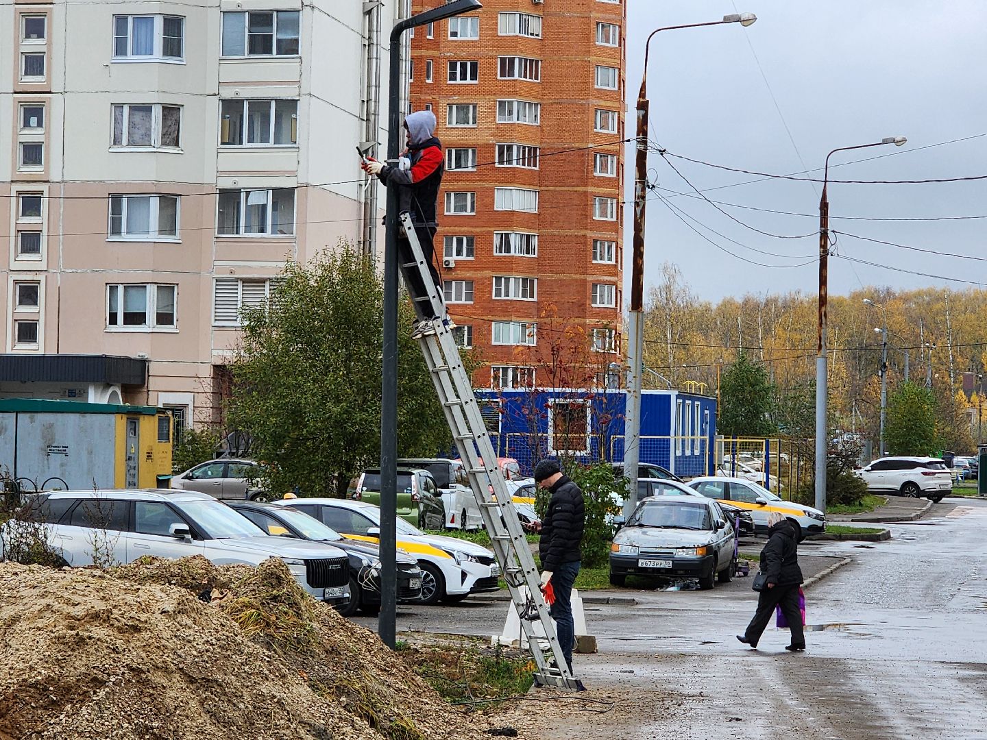 чехов,микрорайон губернский, улица уездная, лесопарк, строительство, благоустройство, установка видеокамер, монтаж камер видеонаблюдения, система безопасный регион, столбы освещения, фонари, универсальный павильон, серверная,госпрограмма московской области, формирование комфортной городской среды,