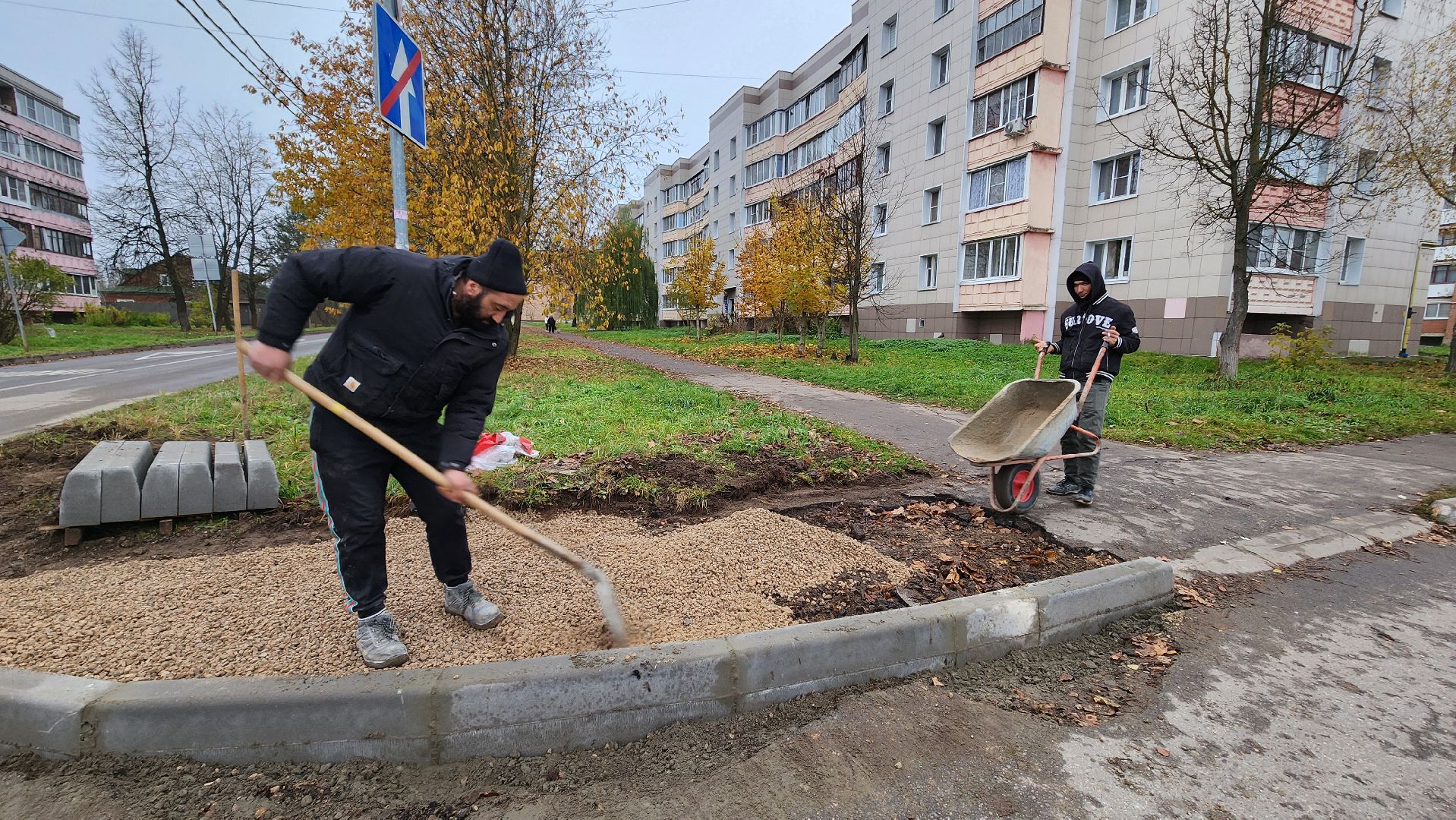 клин, поселок 31 октября, благоустройство, улица мичурина , бордюр,