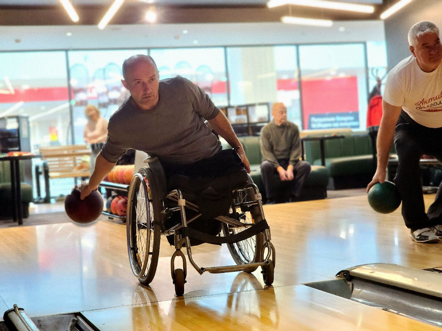 боулинг, соревнования, люди с инвалидностью,