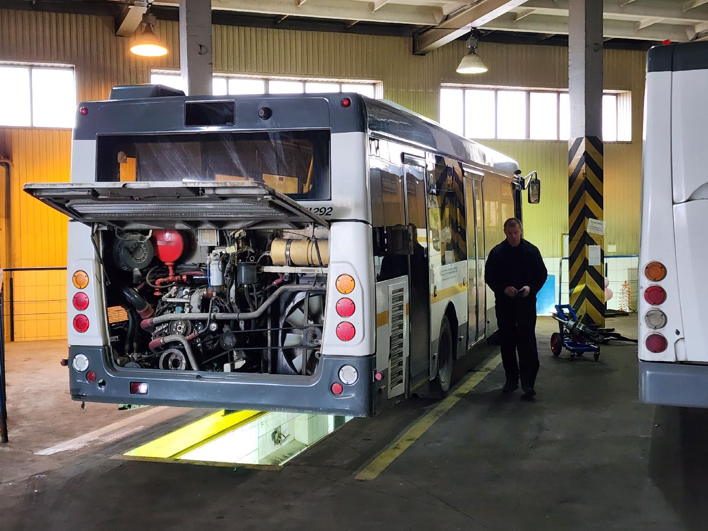 чехов, деревня манушкино, филиал мострансавто, производственная база чехов, автопарк, техобслуживание, маршруты, ремонт автобусов, штат, пополнение автопарка, подготовка автобусов к рейсам, руководитель пб чехов, алексей коркин, медосмотры, оплата проезда, набор сотрудников, вакансии,