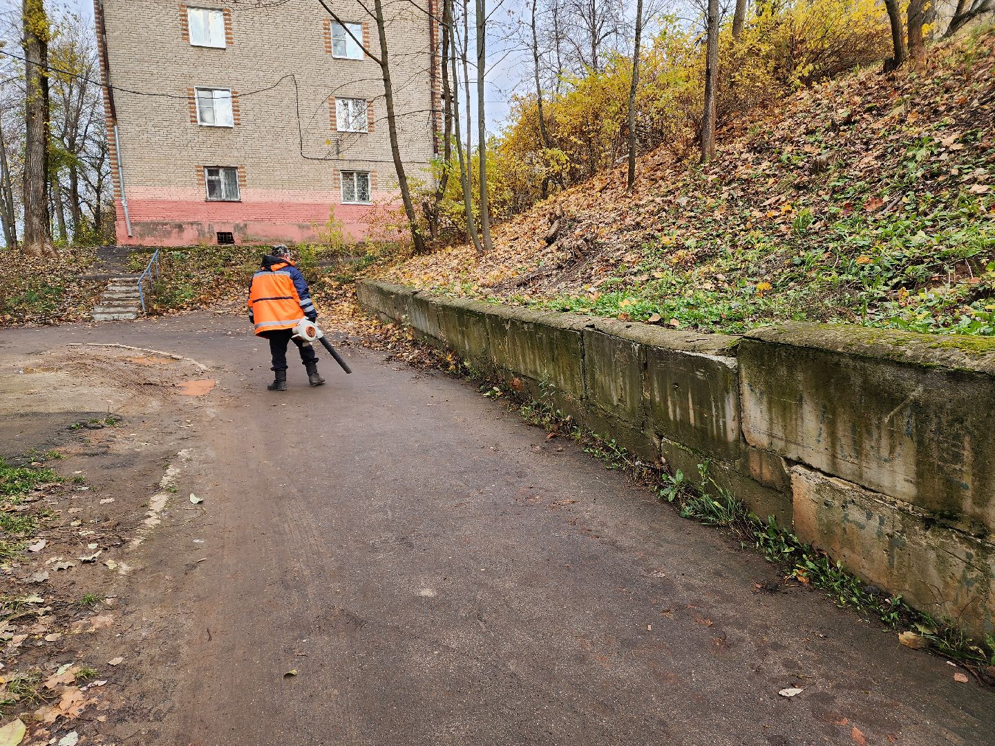 красноармейск, городской округ пушкинский, уборка во дворах, коммунальная служба,