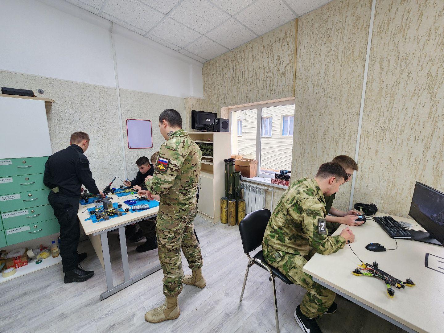 чехов, улица садовая, центр военно-спортивной подготовки, ветераны сво, бпла, сборка беспилотников, управление дронами, занятия с детьми участников сво, общественная академия национальной безопасности, отряд юных разведчиков, ассоциация ветеранов сво, дмитрий кузнецов, роман балабаев, ростислав круглов, инструкторы с боевым опытом, штурмовая подготовка, тактическая медицина,