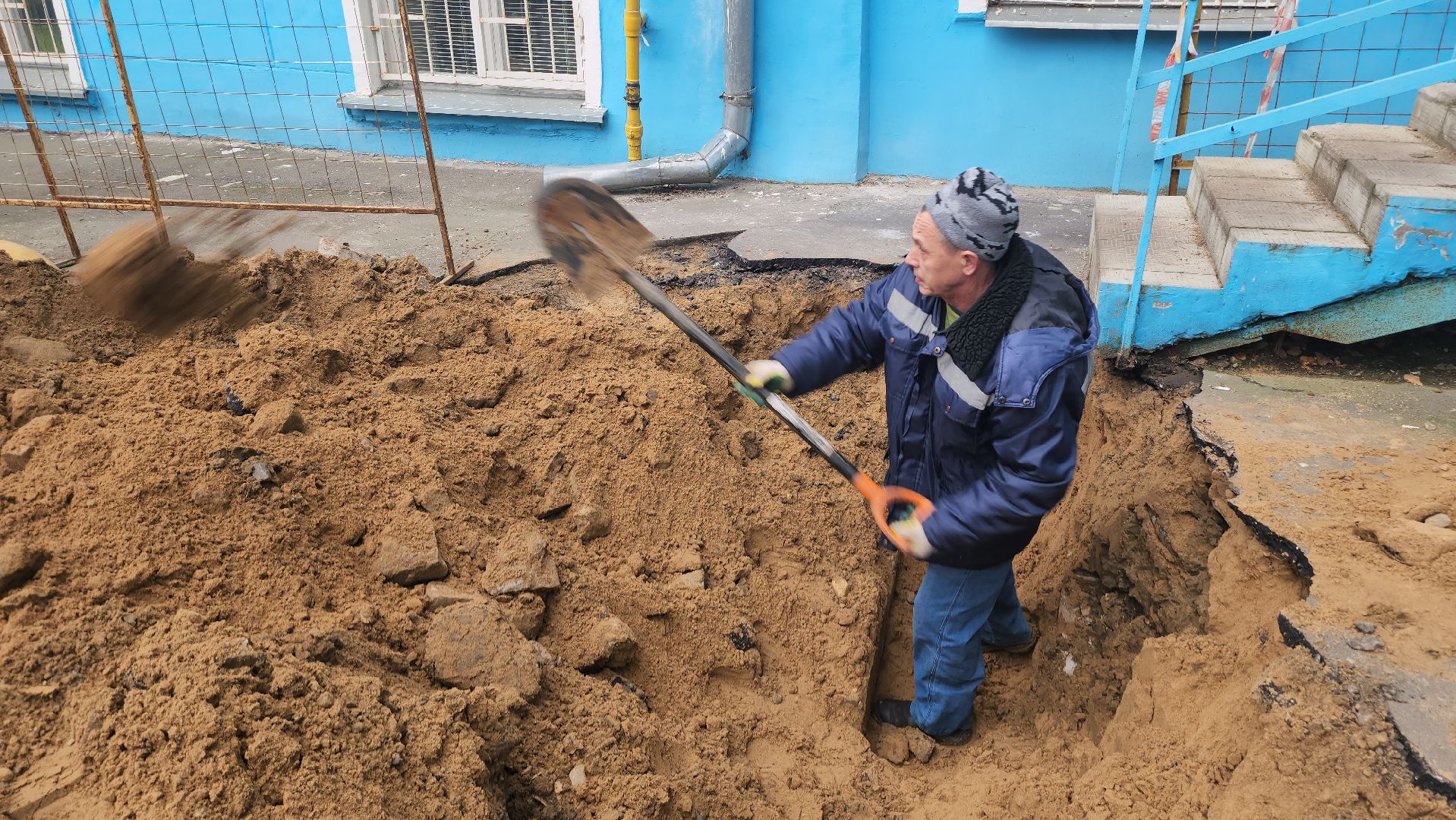 Люберцы, порыв теплотрассы, люберецкие теплосети, аварийная бригада,