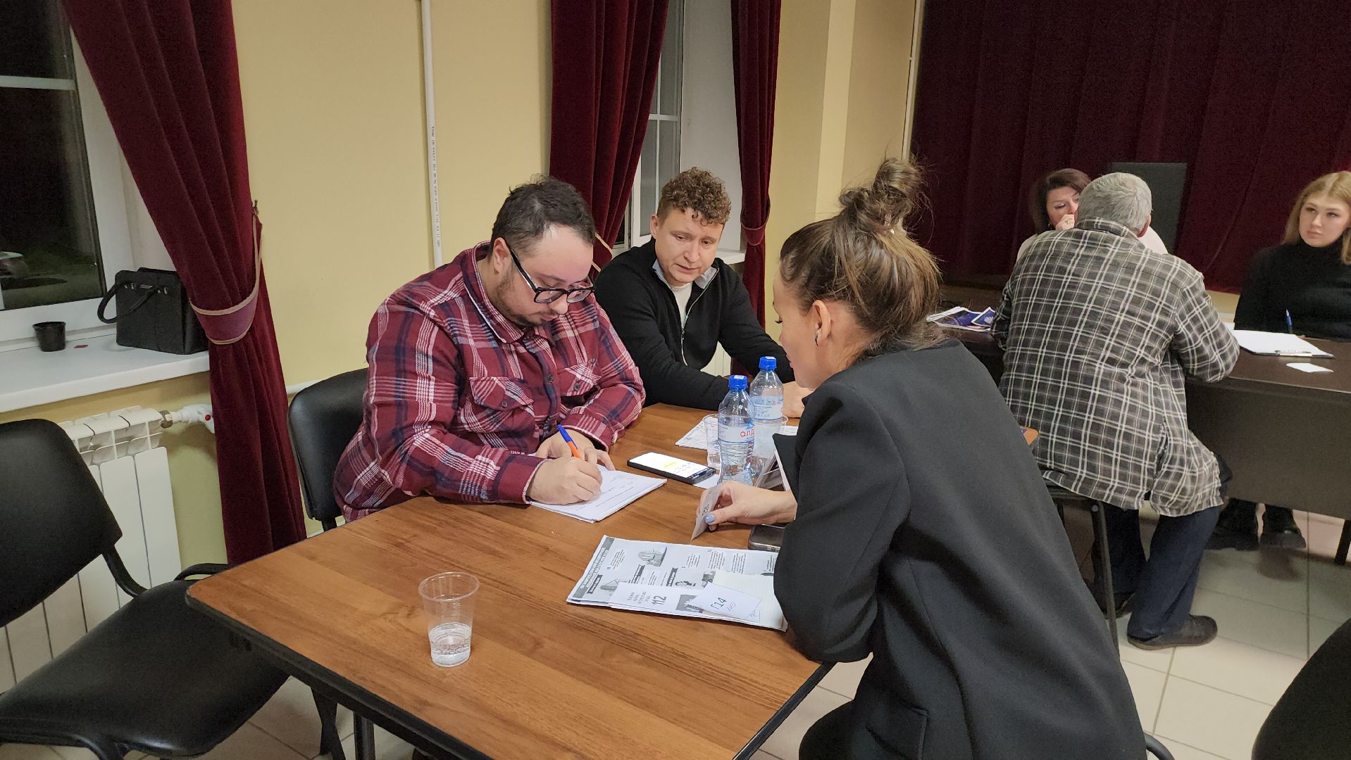 Истра, Общество, выездная администиация,