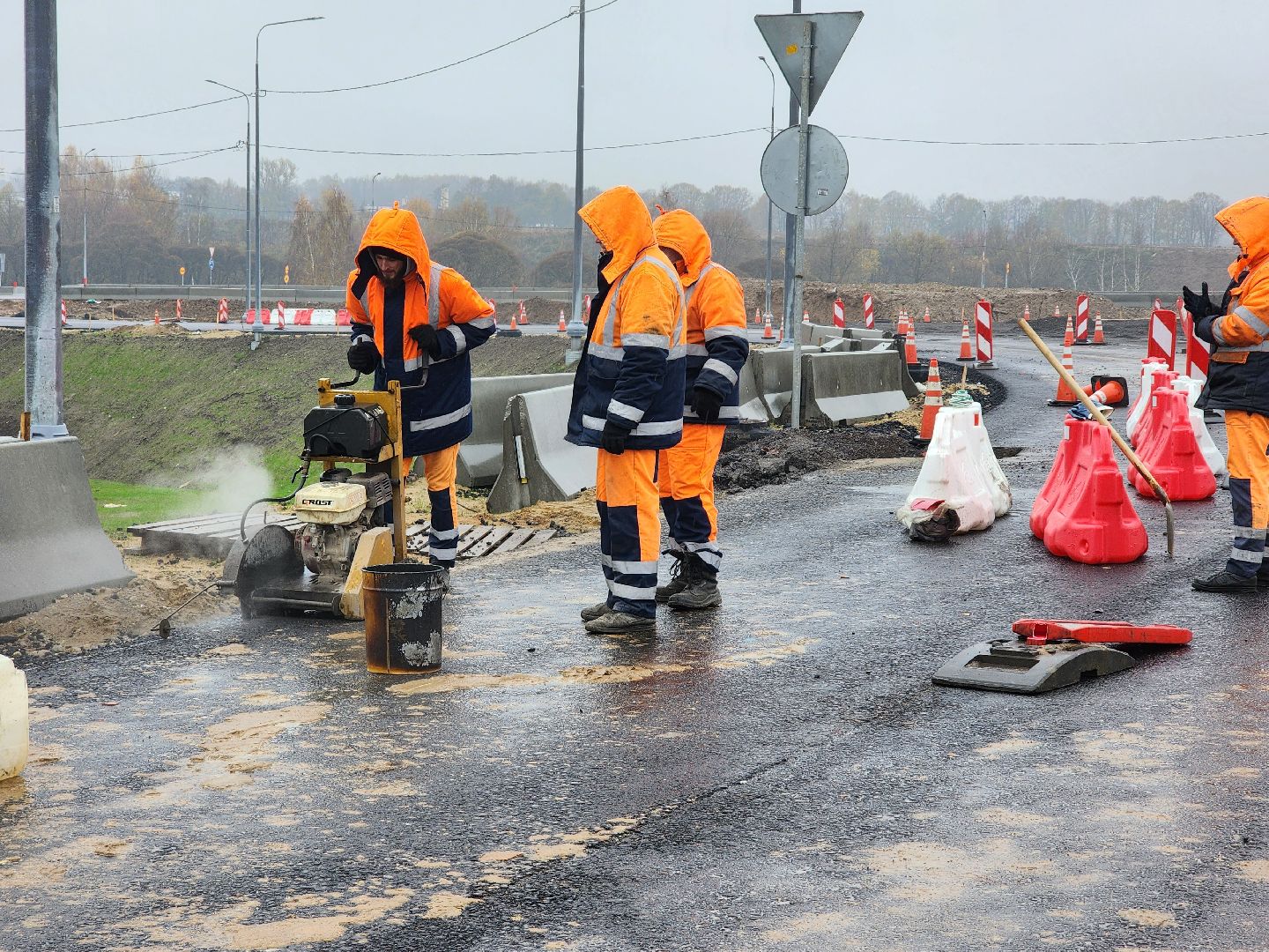ярославское направление, м-8 холмогоры, реконструкция м-8, правдинская развязка, мост через скалбу, река скалба, строительство развязки, строительство  дорог,