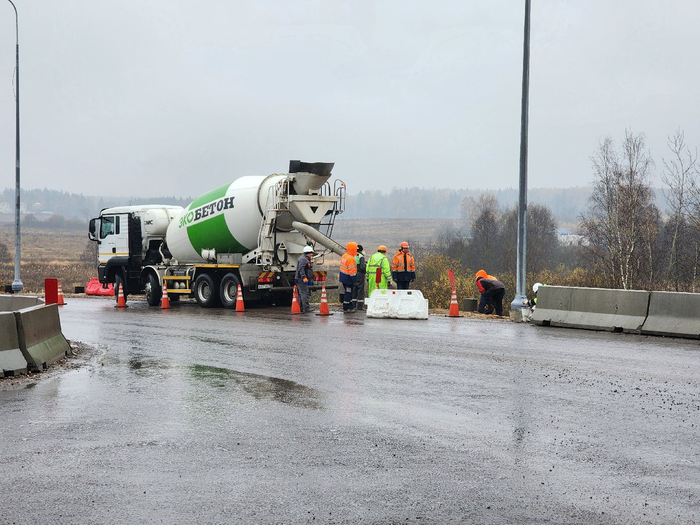 ярославское направление, м-8 холмогоры, реконструкция м-8, правдинская развязка, мост через скалбу, река скалба, строительство развязки, строительство  дорог,