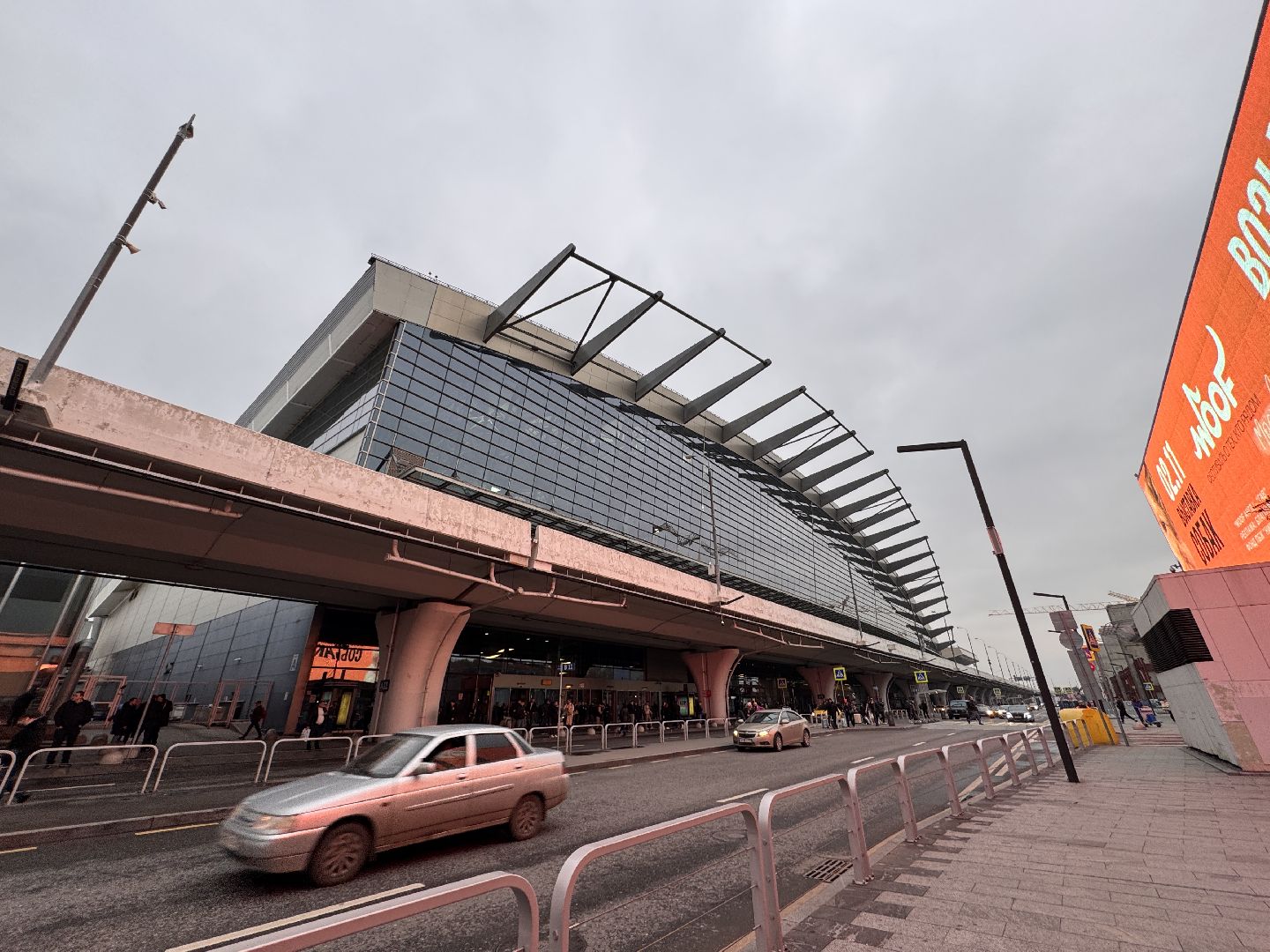 Кинологи аэропорта Внуково, Таможня на замке, Таможенный контроль,