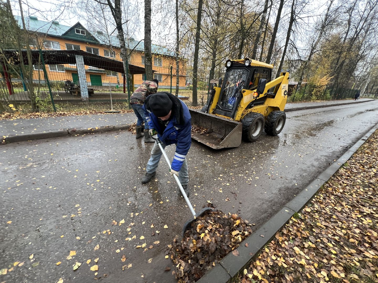 Запрудня благоустройство, Талдомский округ , Уборка тратуаров,