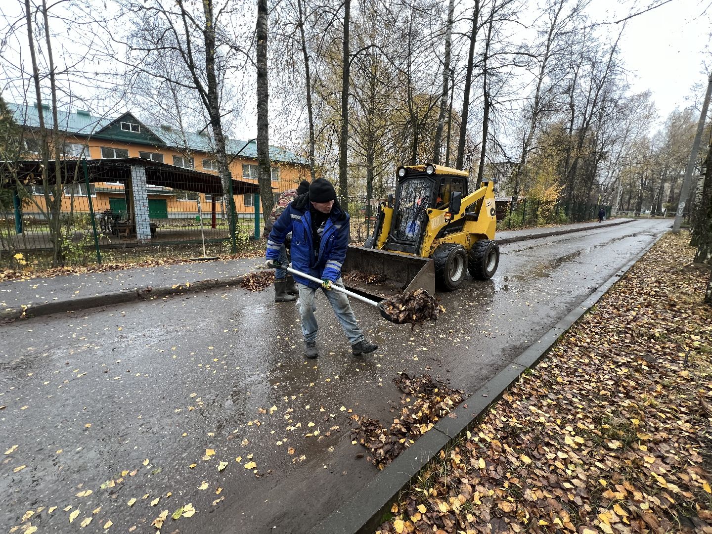 Запрудня благоустройство, Талдомский округ , Уборка тратуаров,
