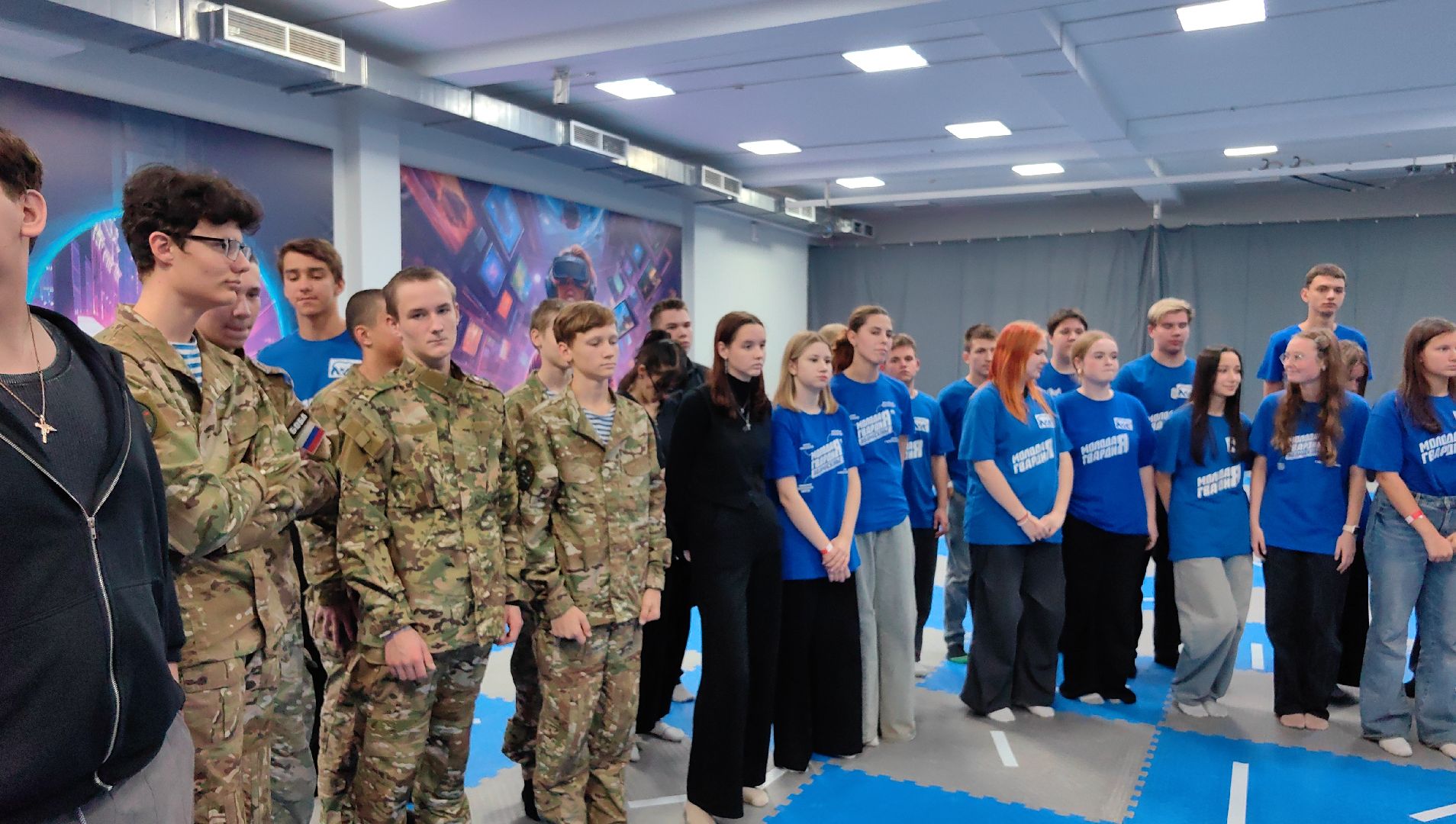 день добровольца, активисты, молодая гвардия, каскад, маскировочная сеть,