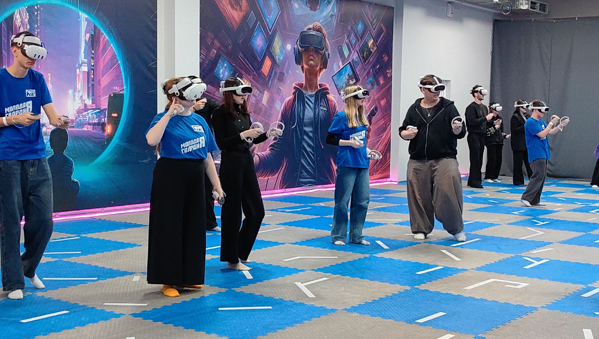 день добровольца, активисты, молодая гвардия, каскад, маскировочная сеть,