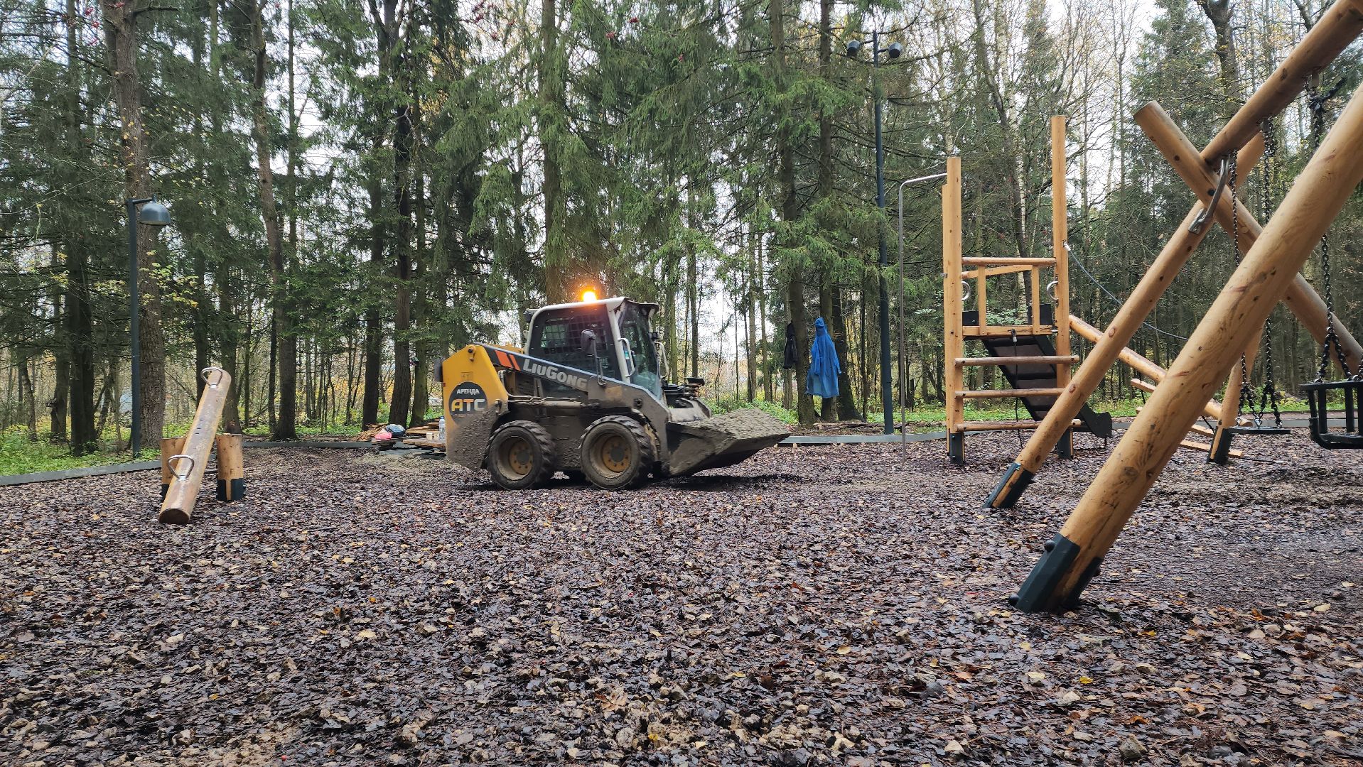 лесопарк, детская  площадка, Бетонирование , Лобня,