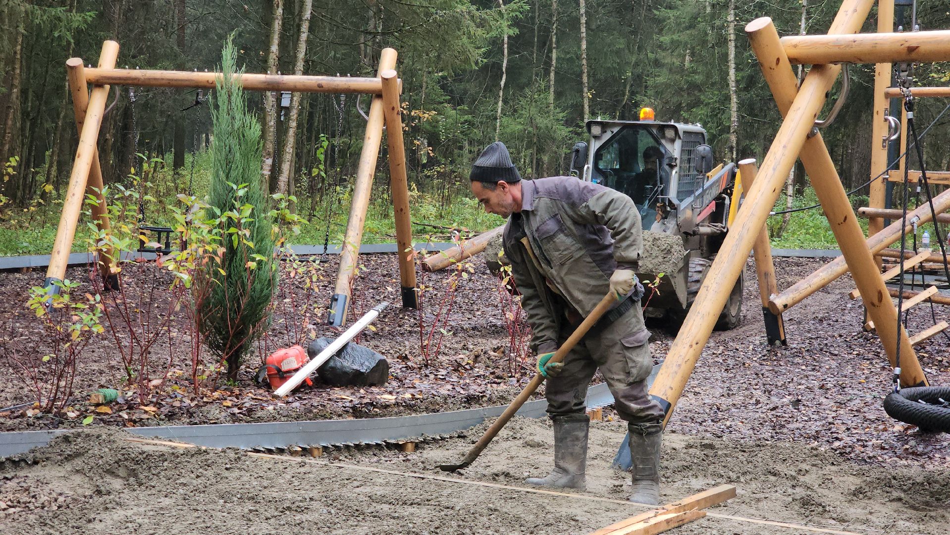 лесопарк, детская  площадка, Бетонирование , Лобня,