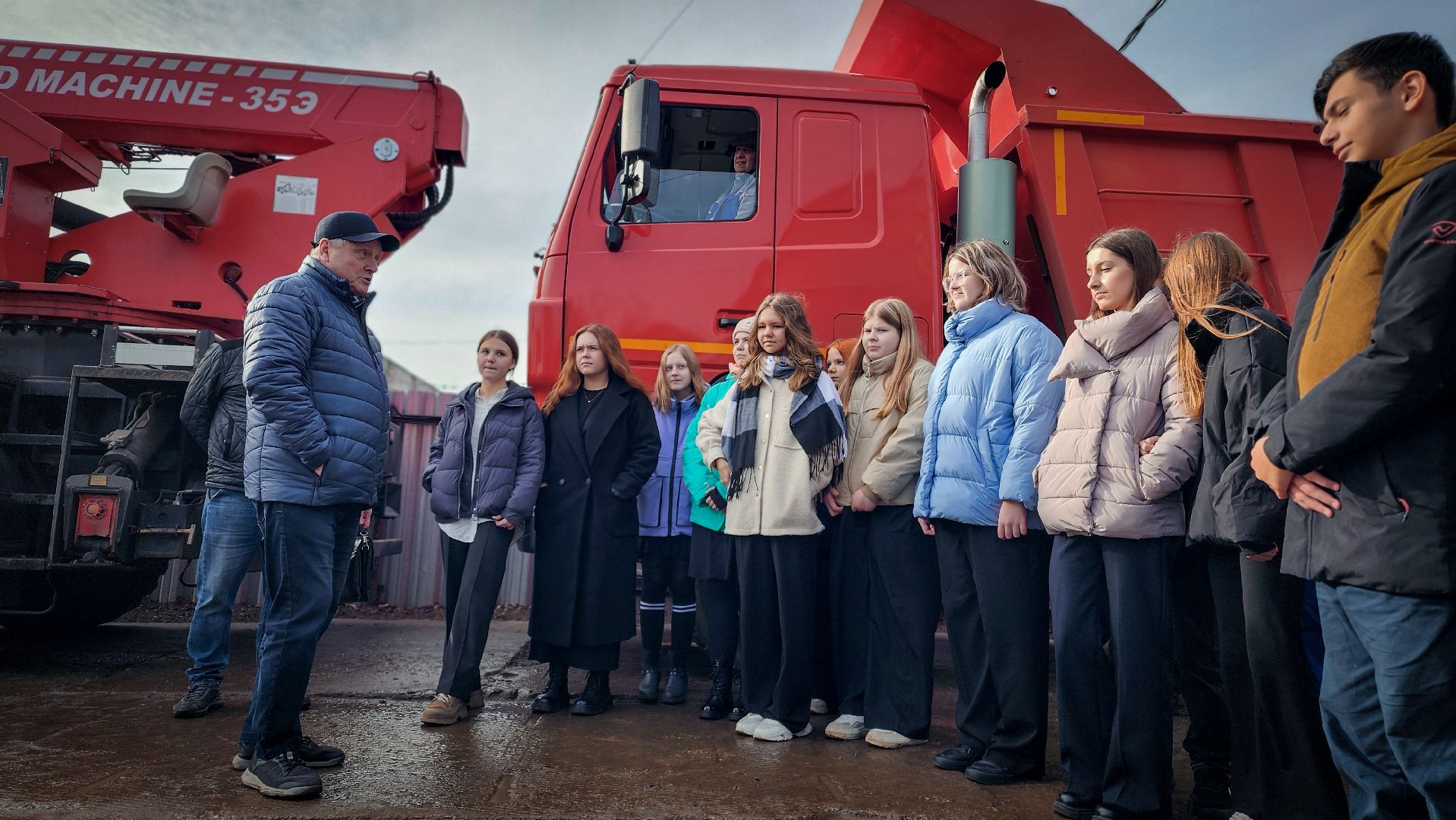 бронницы, мбу благоустройство бронницы, коммунальная техника, экскурсия для школьников в мбу,