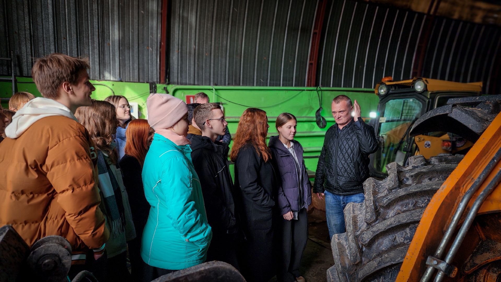 бронницы, мбу благоустройство бронницы, коммунальная техника, экскурсия для школьников в мбу,