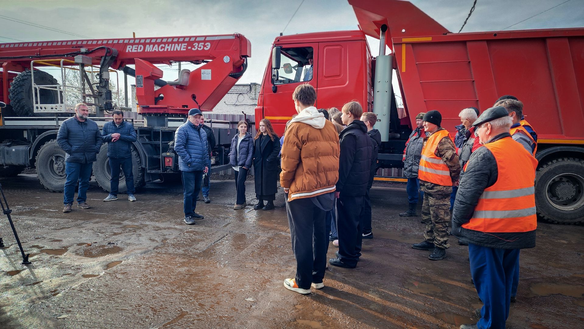 бронницы, мбу благоустройство бронницы, коммунальная техника, экскурсия для школьников в мбу,