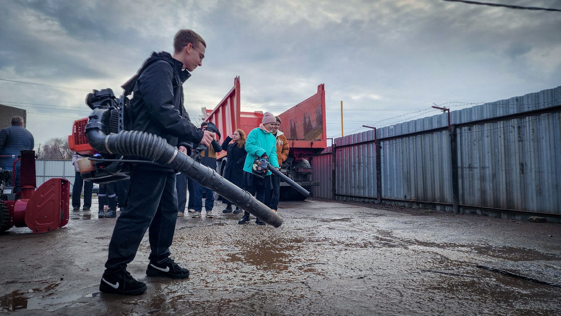 бронницы, мбу благоустройство бронницы, коммунальная техника, экскурсия для школьников в мбу,