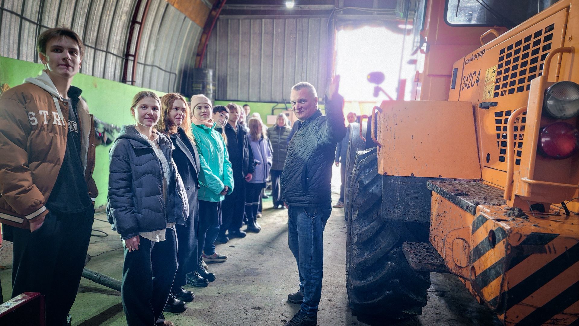 бронницы, мбу благоустройство бронницы, коммунальная техника, экскурсия для школьников в мбу,