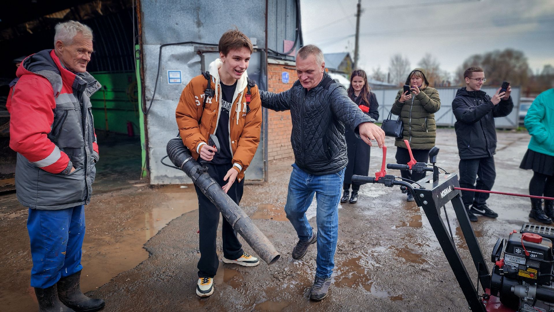 бронницы, мбу благоустройство бронницы, коммунальная техника, экскурсия для школьников в мбу,