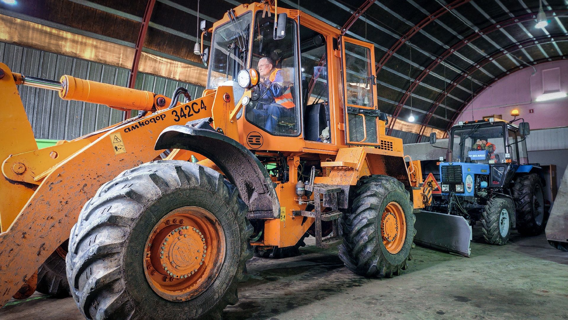 бронницы, мбу благоустройство бронницы, коммунальная техника, экскурсия для школьников в мбу,