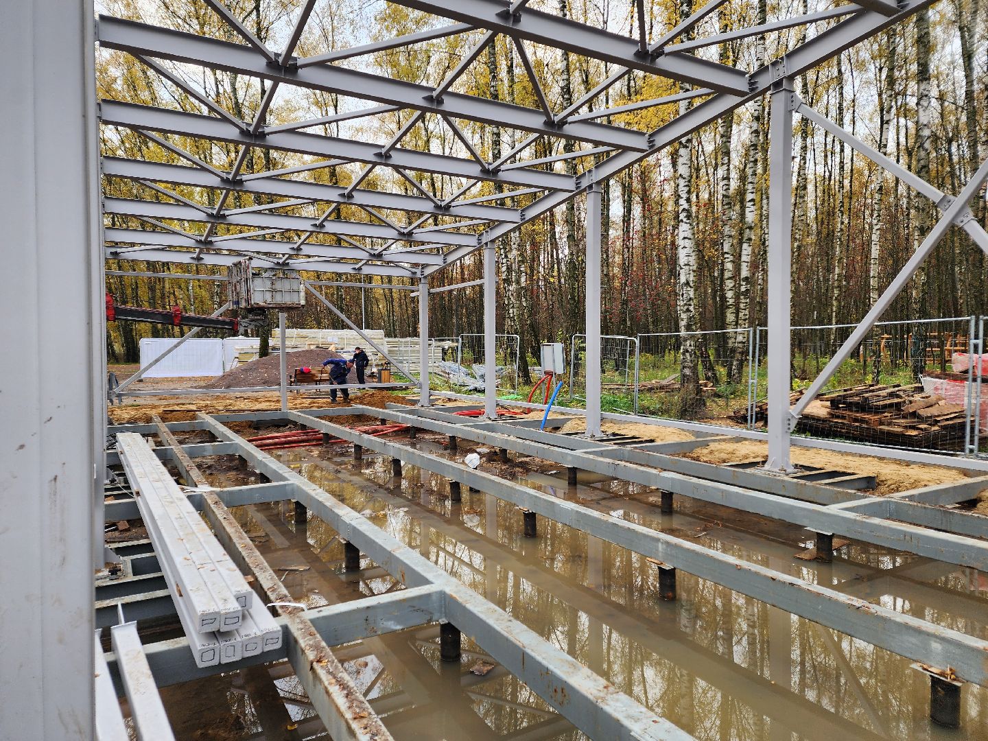 чехов, микрорайон губернский, лесопарк, строительство, благоустройство, многофункциональный павильон, универсальный павильон,   металлический каркас, сэндвич панели, фундамент, полы, видеокамеры, система безопасный регион, установка и монтаж,госпрограмма московской области, формирование комфортной городской среды,