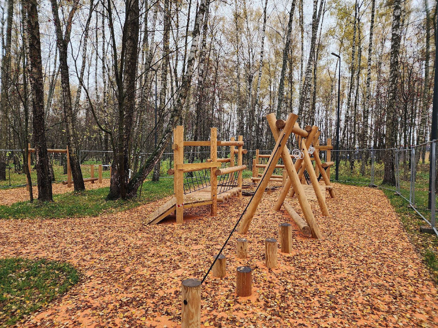 чехов, микрорайон губернский, лесопарк, строительство, благоустройство, многофункциональный павильон, универсальный павильон,   металлический каркас, сэндвич панели, фундамент, полы, видеокамеры, система безопасный регион, установка и монтаж,госпрограмма московской области, формирование комфортной городской среды,