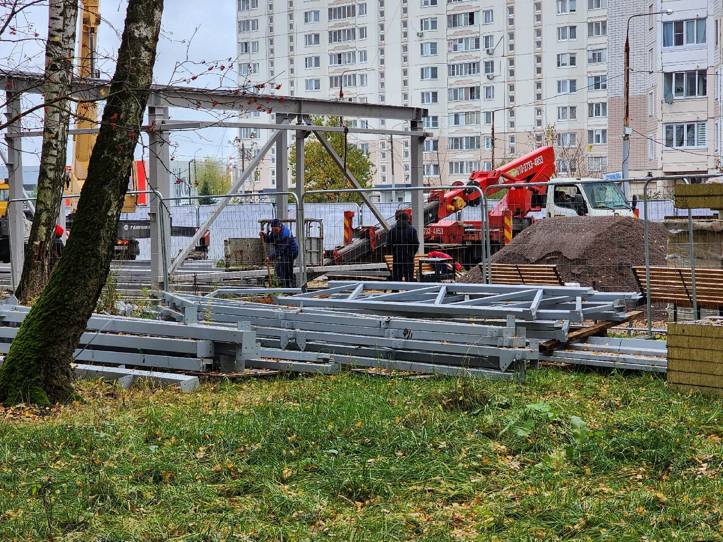 чехов, микрорайон губернский, лесопарк, строительство, благоустройство, многофункциональный павильон, универсальный павильон,   металлический каркас, сэндвич панели, фундамент, полы, видеокамеры, система безопасный регион, установка и монтаж,госпрограмма московской области, формирование комфортной городской среды,