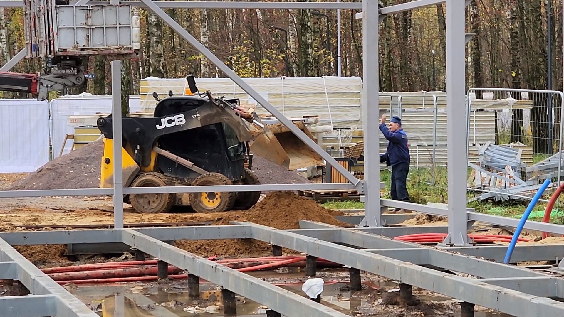 чехов, микрорайон губернский, лесопарк, строительство, благоустройство, многофункциональный павильон, универсальный павильон,   металлический каркас, сэндвич панели, фундамент, полы, видеокамеры, система безопасный регион, установка и монтаж,госпрограмма московской области, формирование комфортной городской среды,
