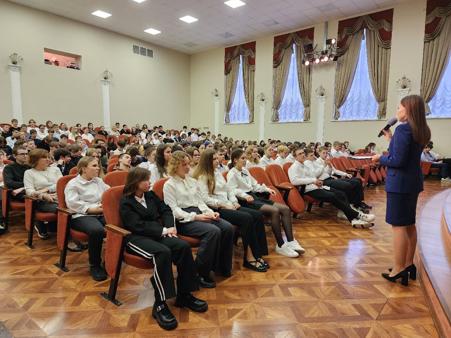 раменское, общество, прокуратура, встреча помощника раменского городского прокурора с учениками раменской средней школы 21,