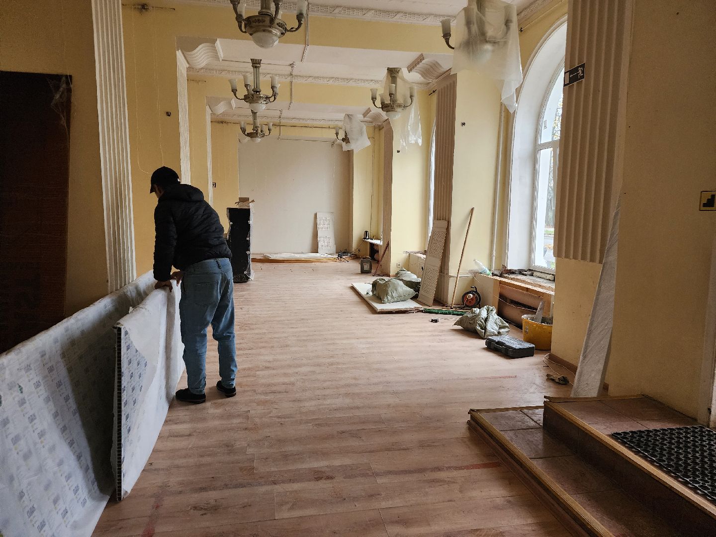 фрязино, ремонт входной группы, культурный центр, учреждение культуры, окна,