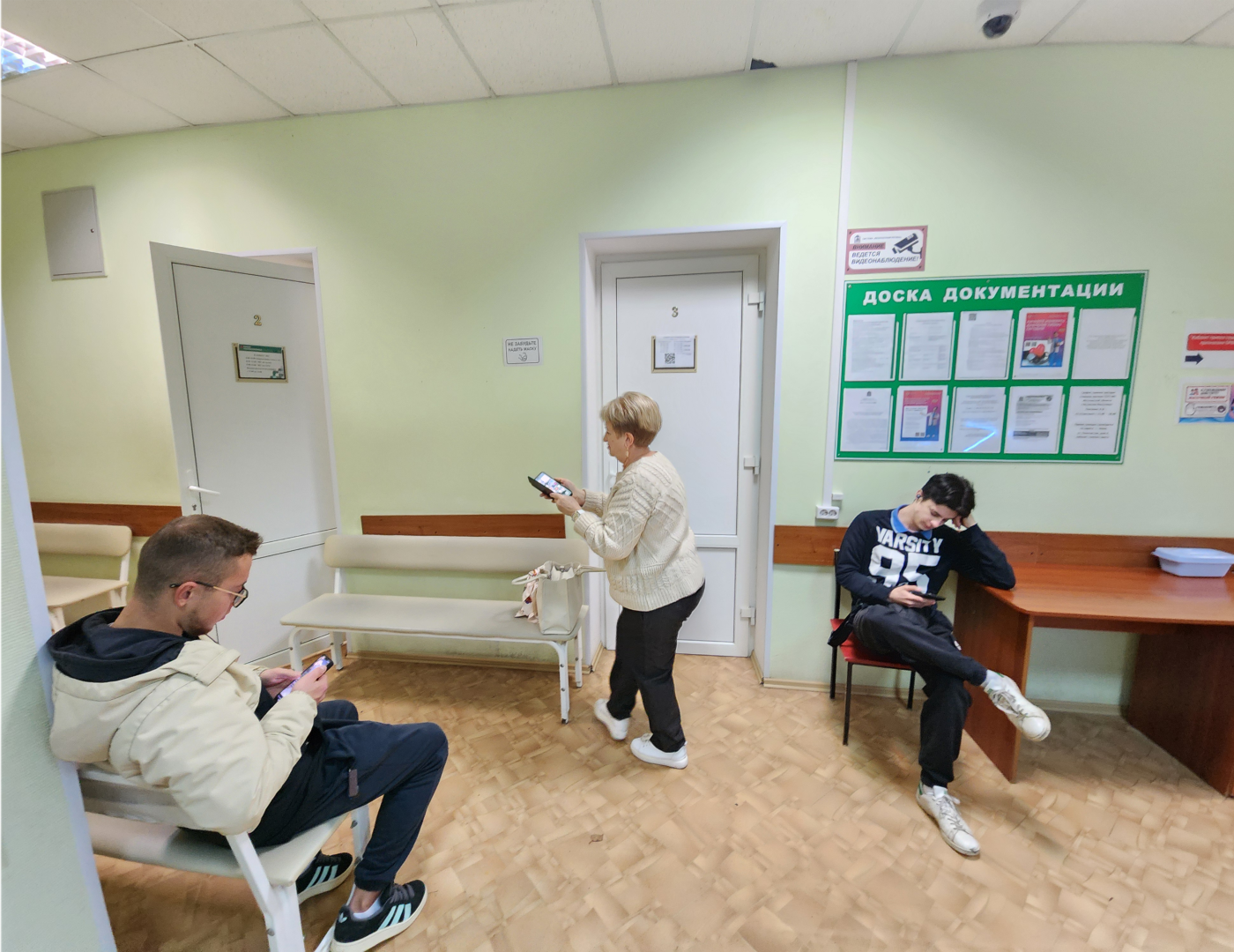 чехов, улица пионерская 8, кабинет неотложной помощи, кабинет экг, дежурные врачи, электрокардиограмма,график работы, новый адрес, ремонт взрослой поликлиники,прием пациентов,