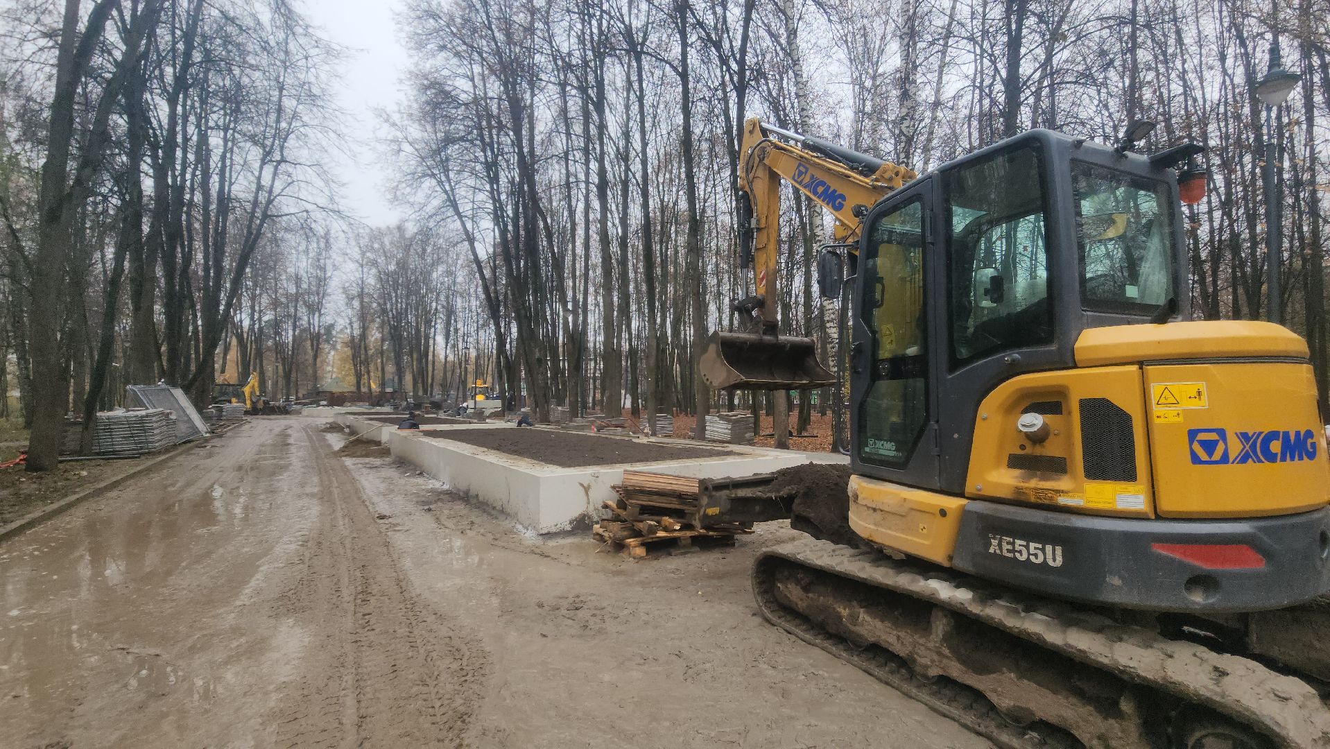 красногорск, городской парк, советская статуя,