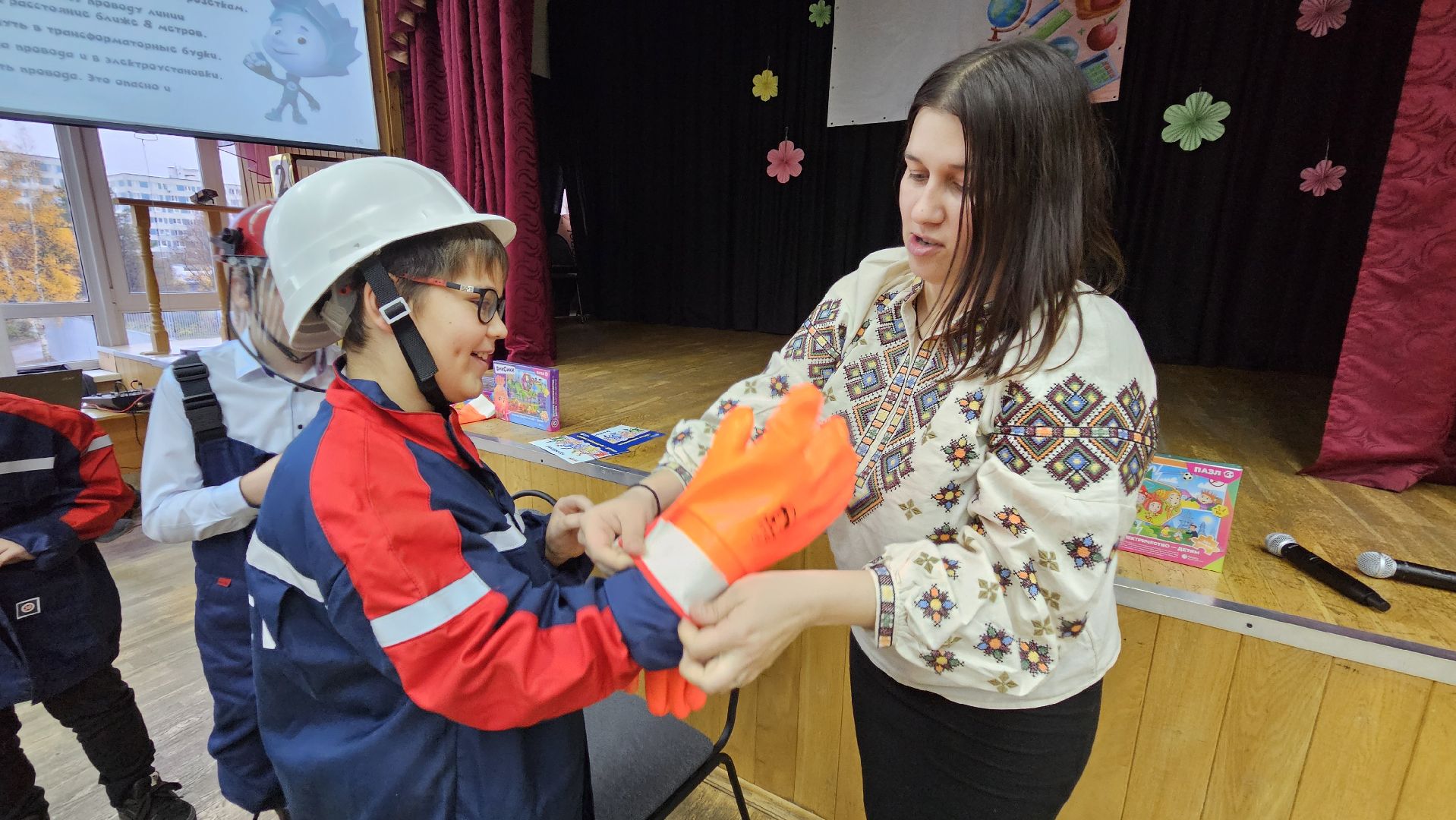 долгопрудный, дети,  россети, россети московский регион,гимназия 13, гимназия 13 в долгопрудном, школьники,